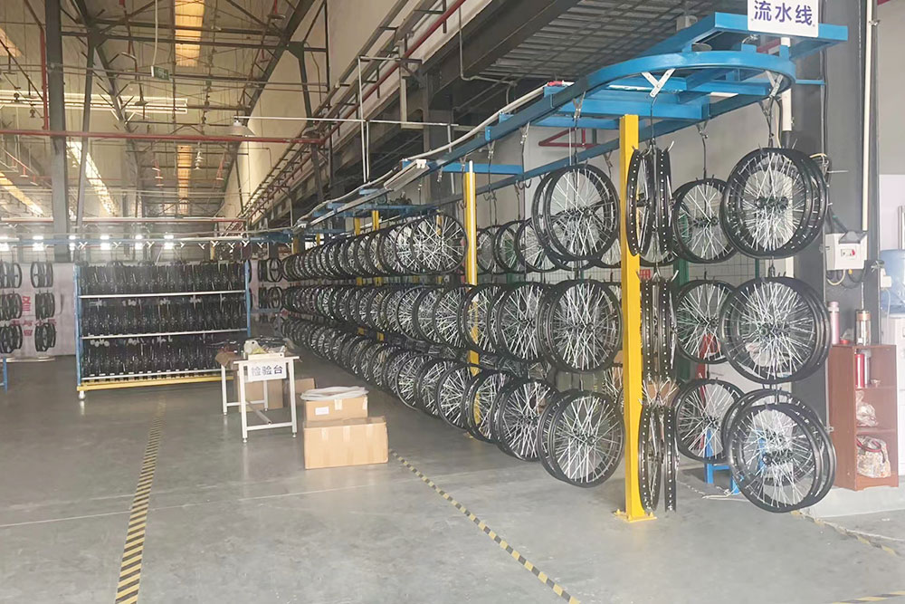 Circling assembly line